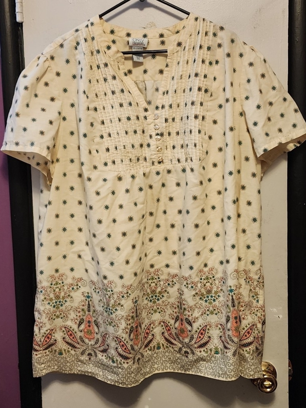 Only Necessities Cream Top with Green Star Print and Paisley Border